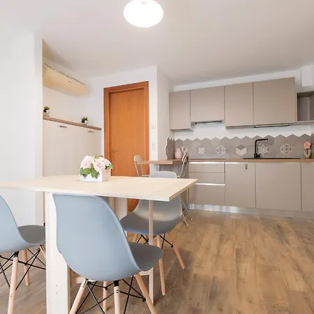 Iris - Vacanza Apartmán *